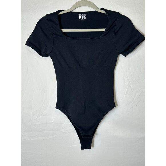 OQQ Other - OQQ Women's Ribbed Heart Neck Short Sleeve Bodysuit Black Size M
